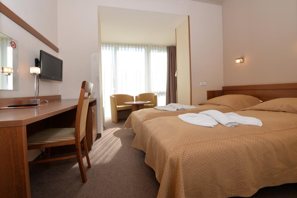 Zuvedra Hotel Palanga Phòng bức ảnh