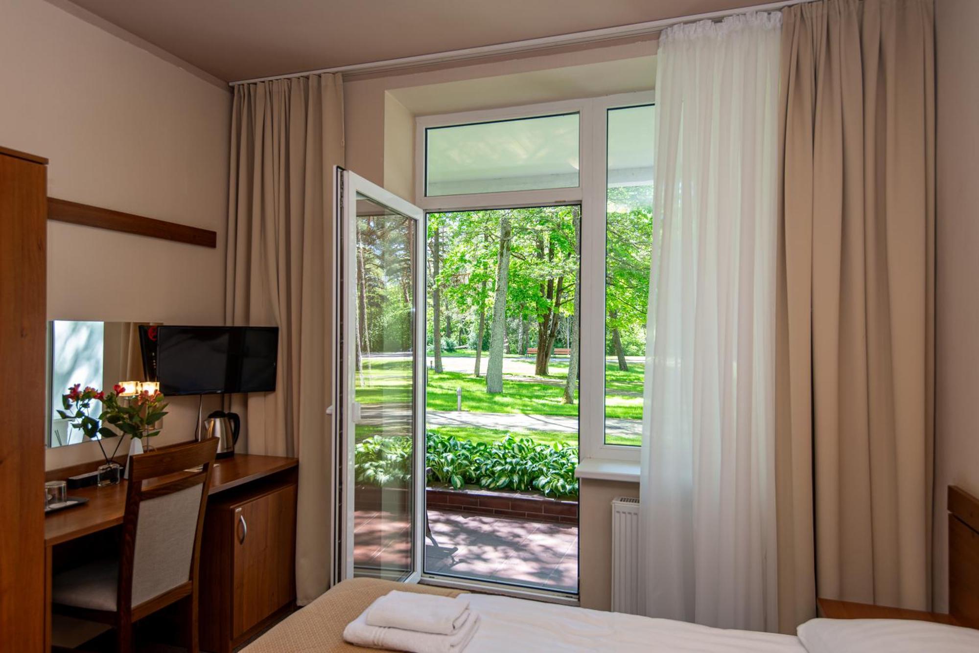 Zuvedra Hotel Palanga Ngoại thất bức ảnh